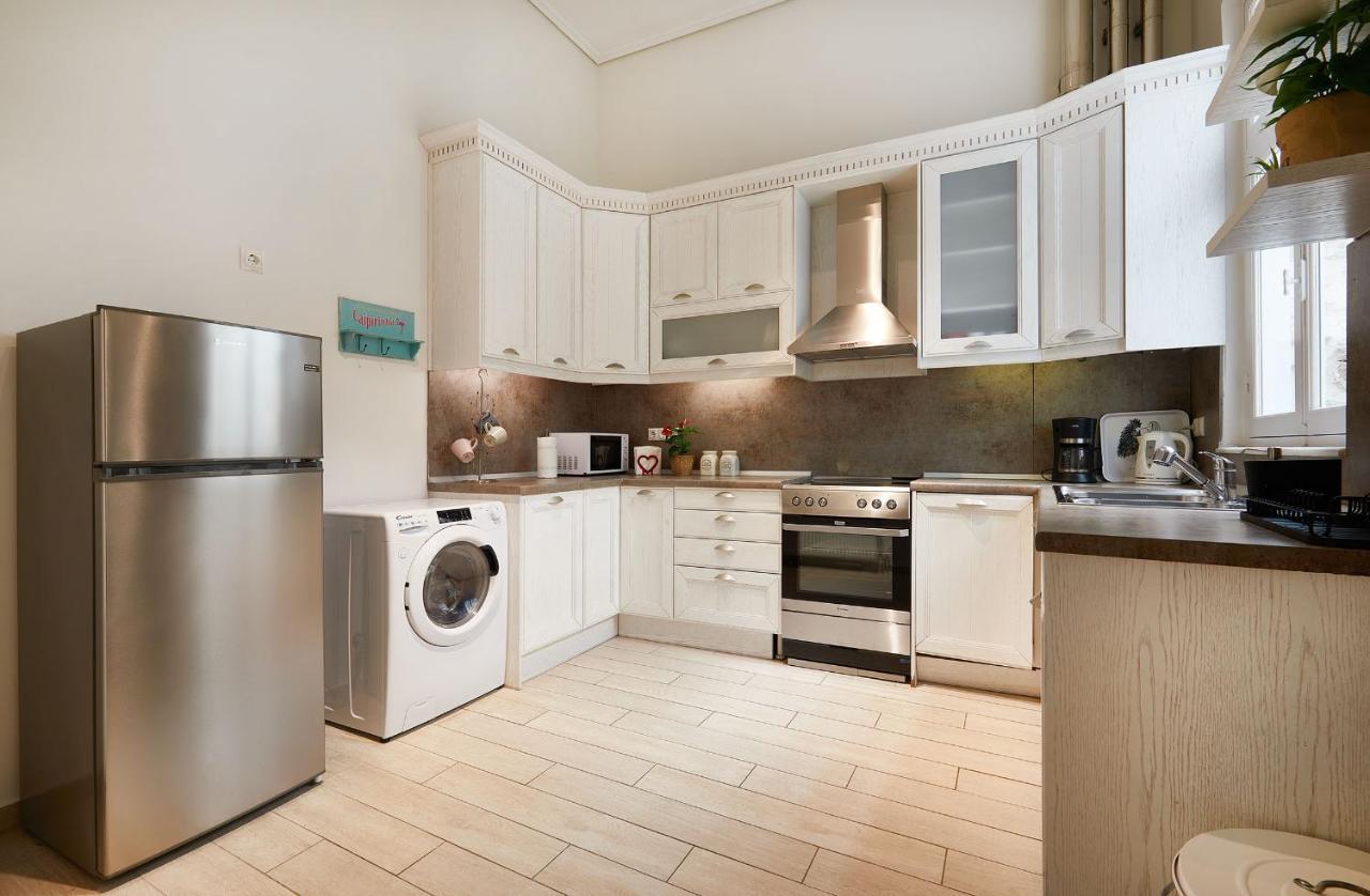 Chloe Boutique Apartments Plaka Athena Bagian luar foto