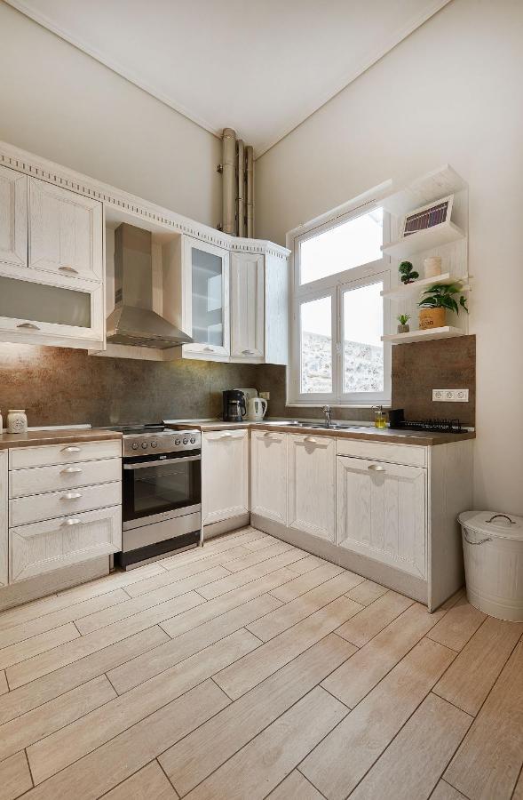 Chloe Boutique Apartments Plaka Athena Bagian luar foto